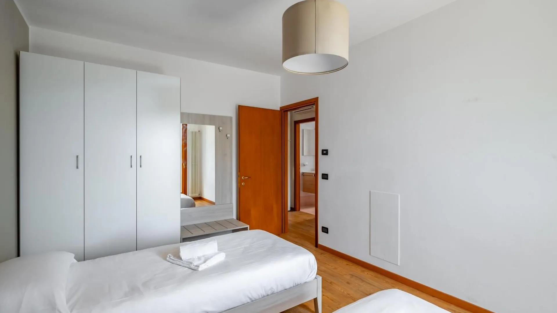 Apartment Into The Green! Arqua Petrarca Flat & Garage Italy