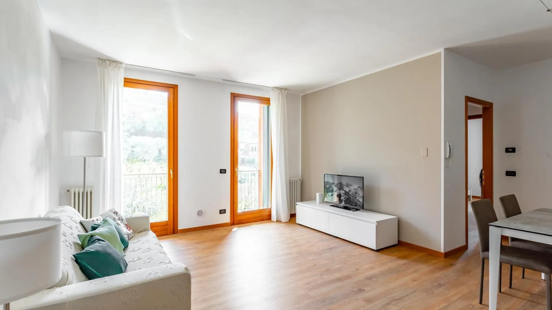Apartment Into The Green! Arqua Petrarca Flat & Garage