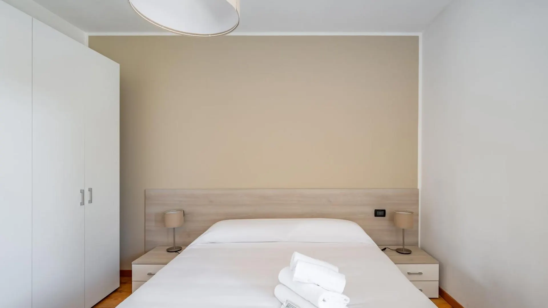 Apartment Into The Green! Arqua Petrarca Flat & Garage