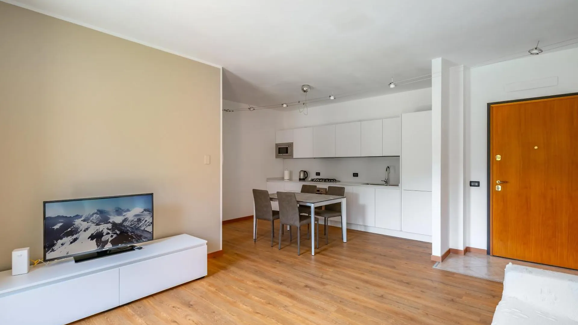 Apartment Into The Green! Arqua Petrarca Flat & Garage