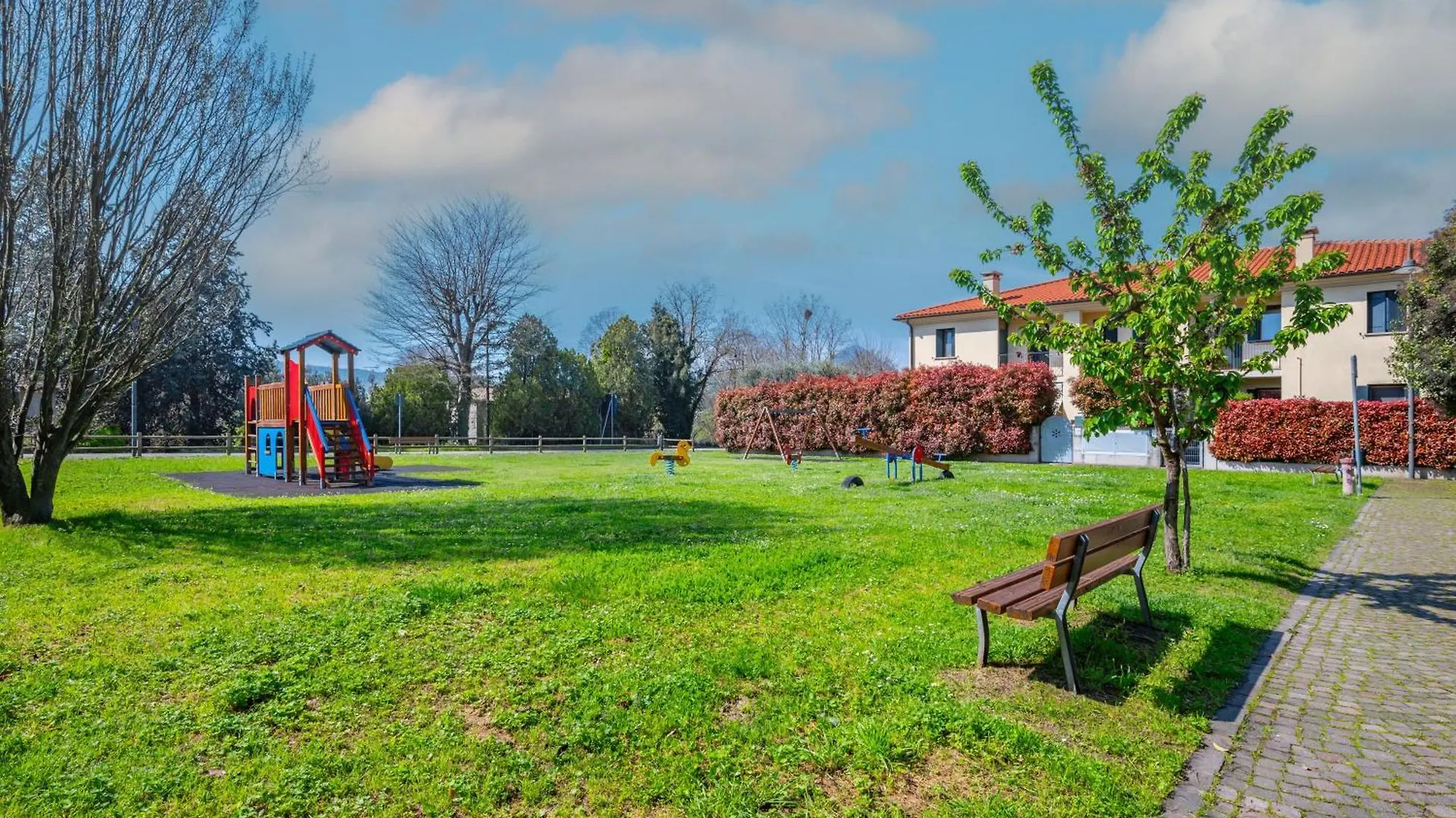 Into The Green! Arqua Petrarca Flat & Garage